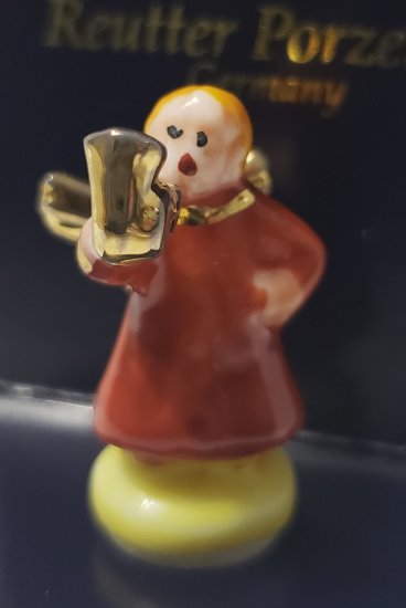 (image for) Porcelain Angel w/ Trumpet