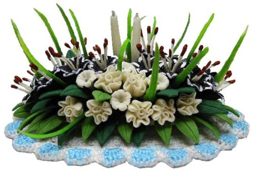 (image for) Black Lily Centerpiece on White Doily