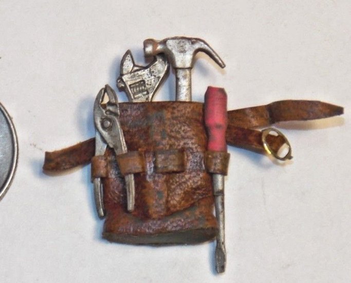 (image for) Worn Leather Toolbelt w/ Tools