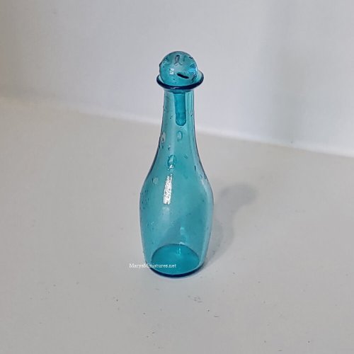 (image for) Glass Decanter w/ Stopper - Blue