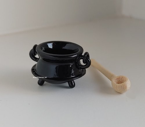 (image for) Black Cauldron w/ Wooden Spoon