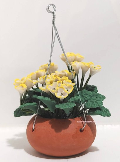 (image for) Yellow & White Hanging Flower Arrangement