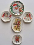 (image for) Assorted Santa Plates 5pc Set