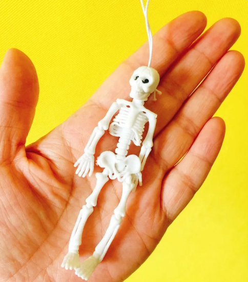 (image for) Hanging Skeleton