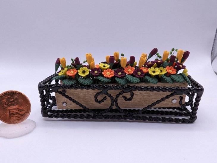 (image for) Autumn Flowers in Braided Box Planter