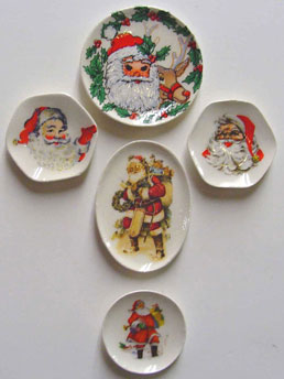 (image for) Assorted Santa Plates 5pc Set