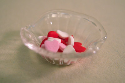 (image for) Valentines Filled Candy Dish